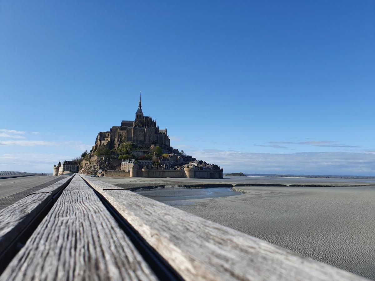 Bed and Breakfast La Bastide Du Moulin - Mont St Michel Moidrey Экстерьер фото