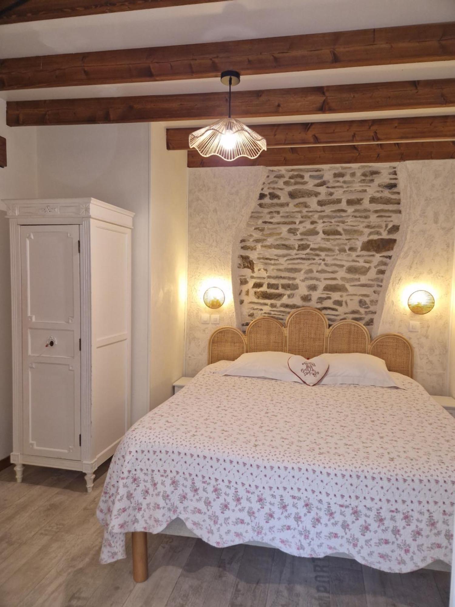 Bed and Breakfast La Bastide Du Moulin - Mont St Michel Moidrey Экстерьер фото