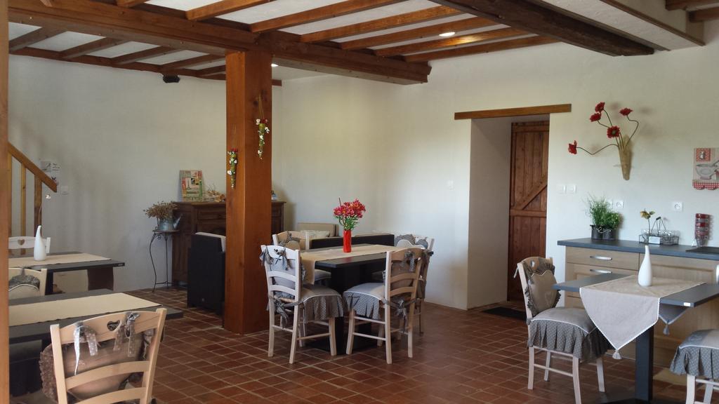 Bed and Breakfast La Bastide Du Moulin - Mont St Michel Moidrey Экстерьер фото