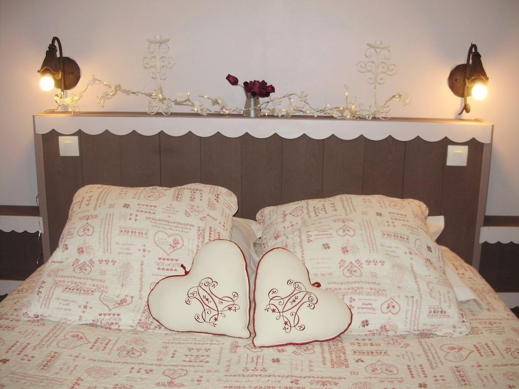 Bed and Breakfast La Bastide Du Moulin - Mont St Michel Moidrey Экстерьер фото